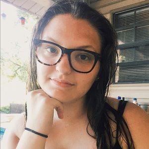 Meet your Posher, Emilee